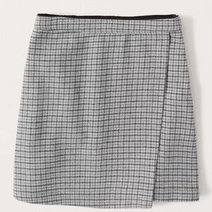 Abercrombie & Fitch Gray Plaid Mini Skirt